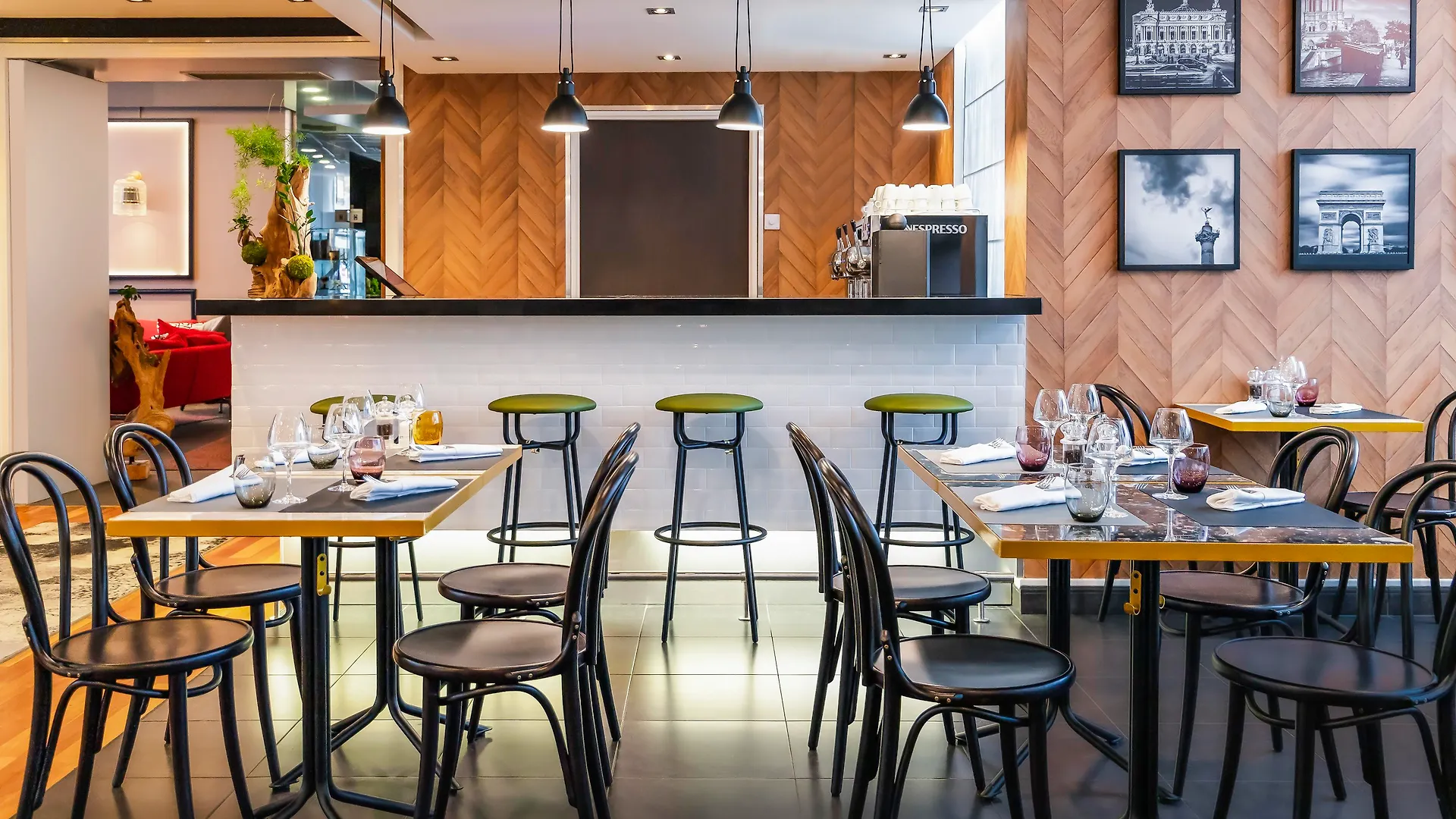 Novotel Paris 17 4*,