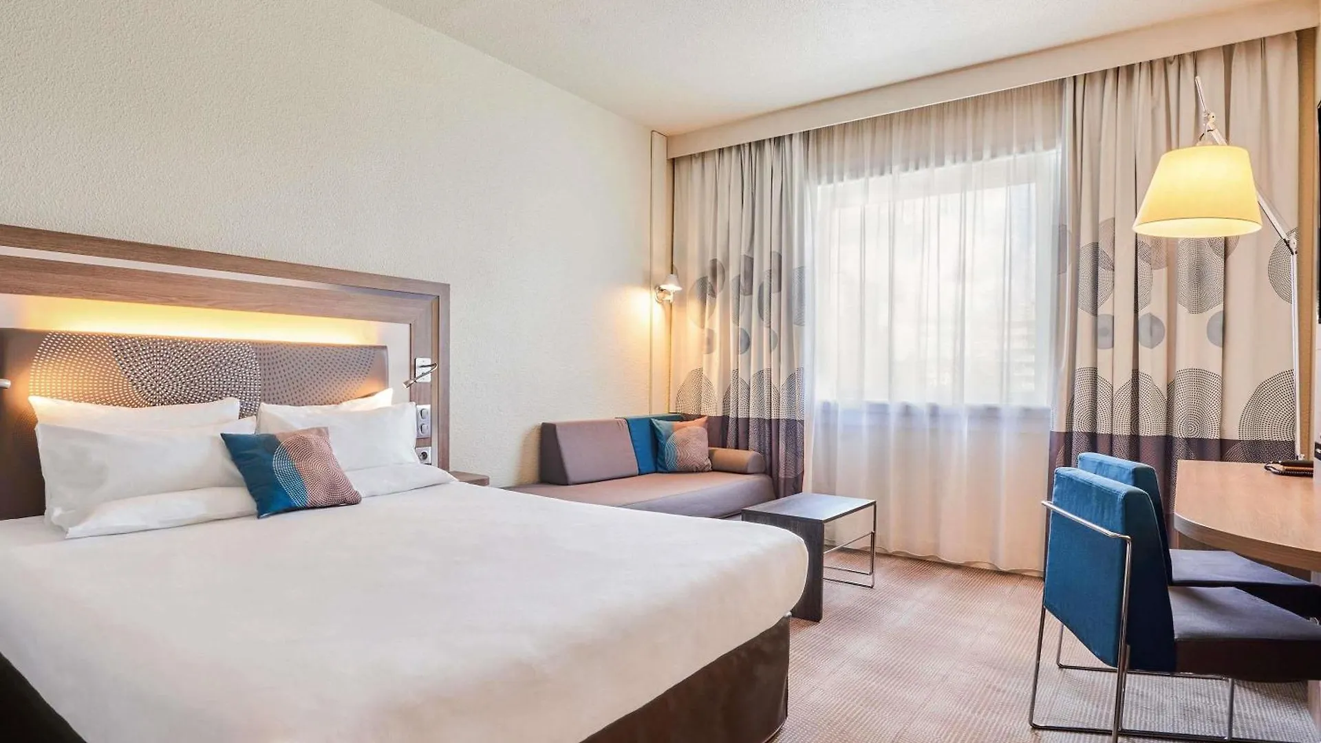 Novotel Paris 17 4*,